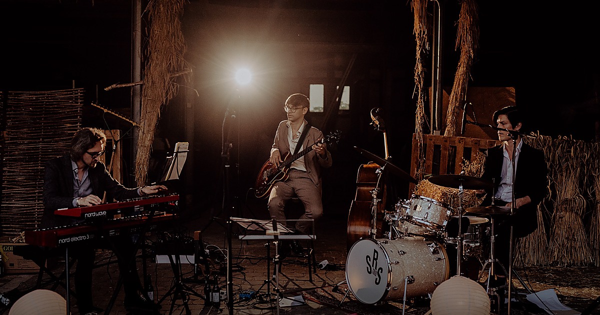 Jazz-Trio aus Frankfurt am Main bei einem Live-Auftritt
