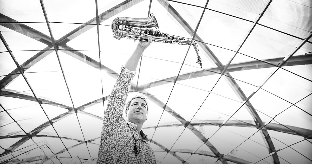 Saxophonist aus Hamburg bei einem Live-Auftritt