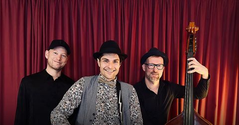 Unplugged-Partytrio aus Hamburg bei einem Live-Auftritt