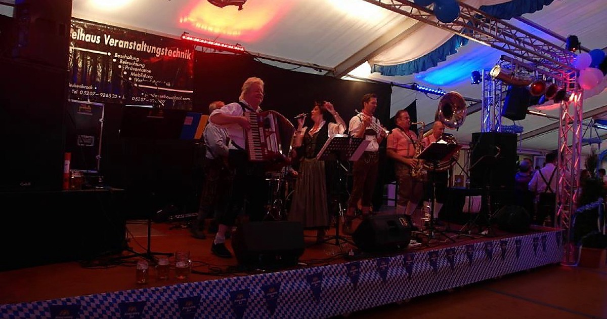 Alpen- und Partyband aus NRW bei einem Live-Auftritt