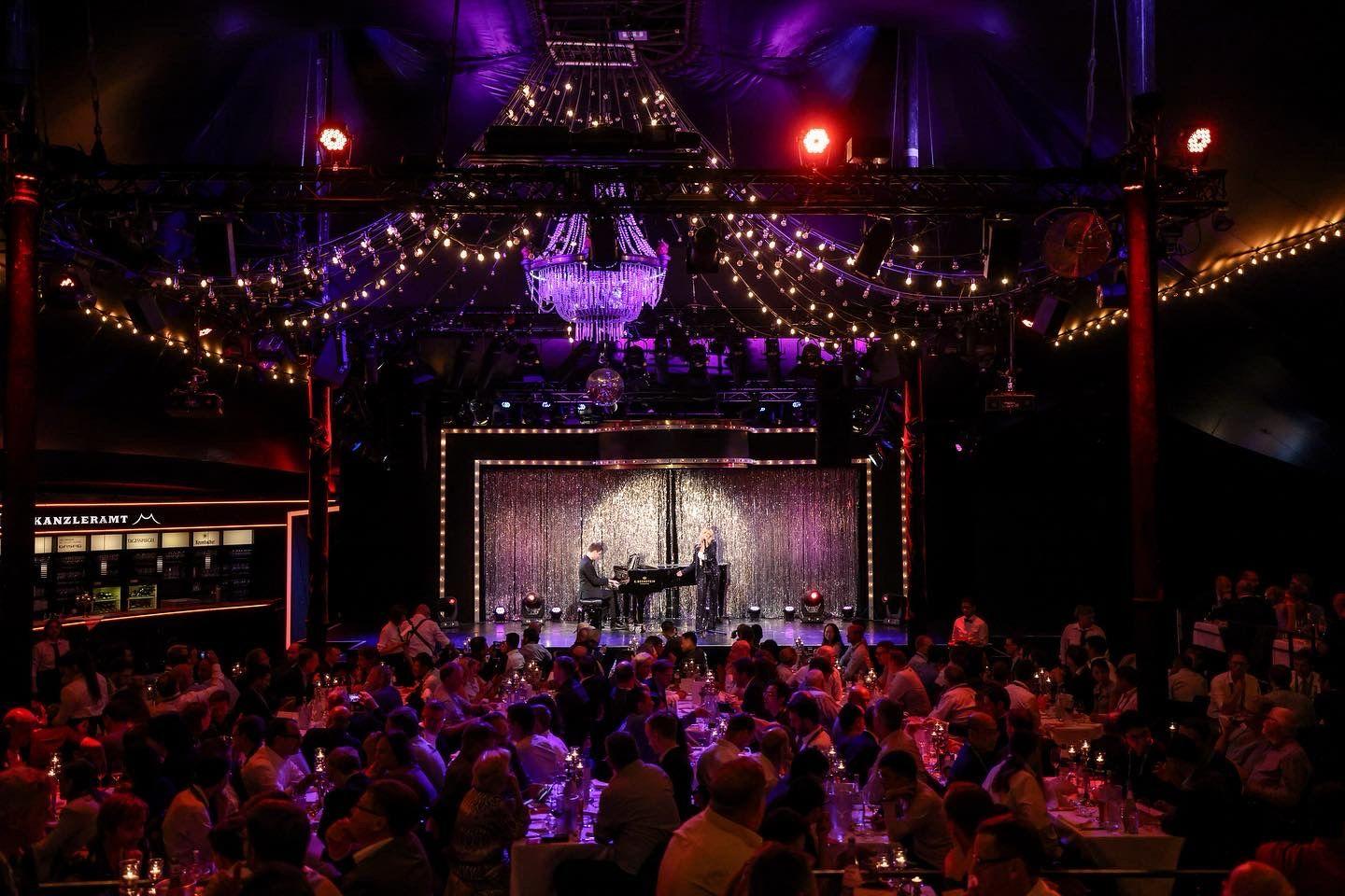 Elegantes Gala-Dinner mit Live-Musik