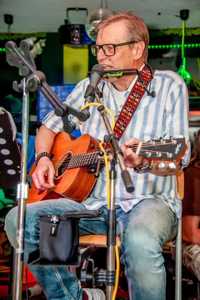 Unplugged-Alleinunterhalter aus Fürth
