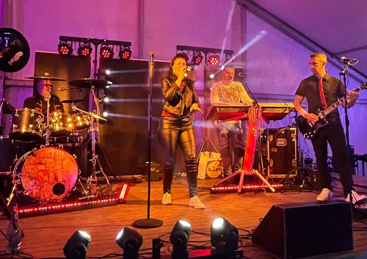 Just4you die Partyband des Nordens