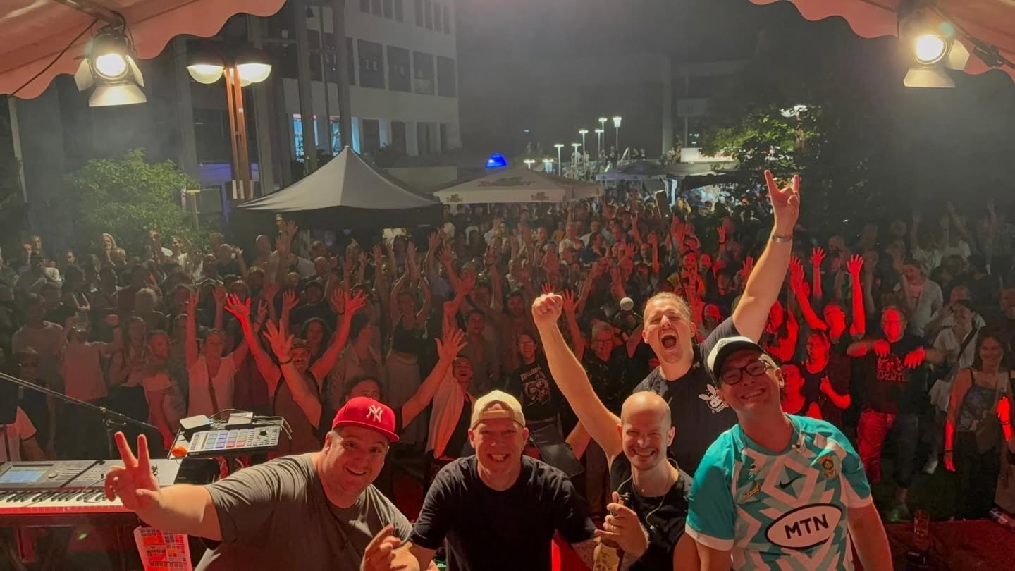 Partyband aus Böblingen mit PA und Licht