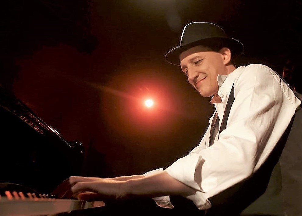 Solo Barmusik Piano & Vocals aus München – bis zu 6 Stunden musikalische Begleitung & Entertainment