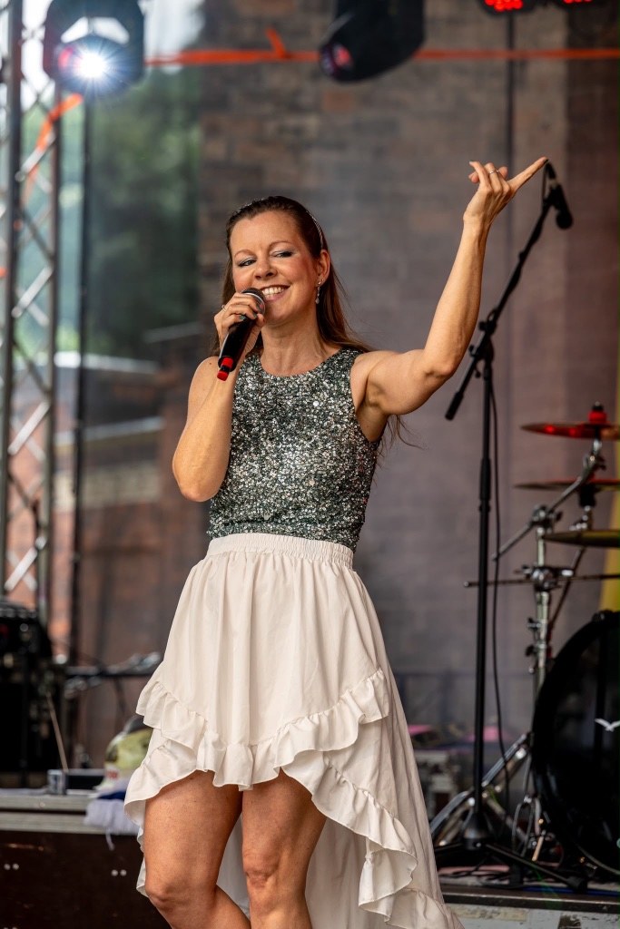Schlager- und Pop-Sängerin aus Dresden