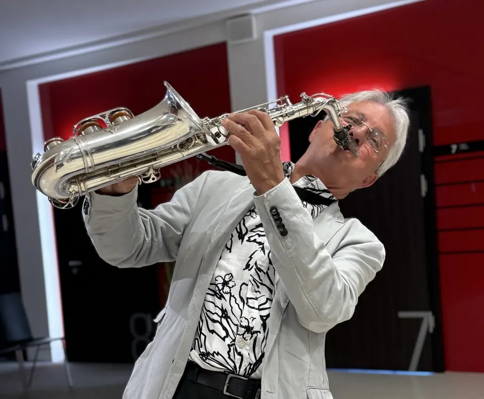 Sänger und Saxophonist aus Murr